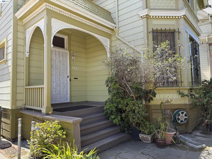 Property Photo:  663 25th Street  CA 94612 