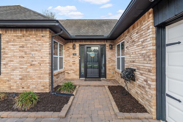 Property Photo: 11 Hampton Circle FL 32578