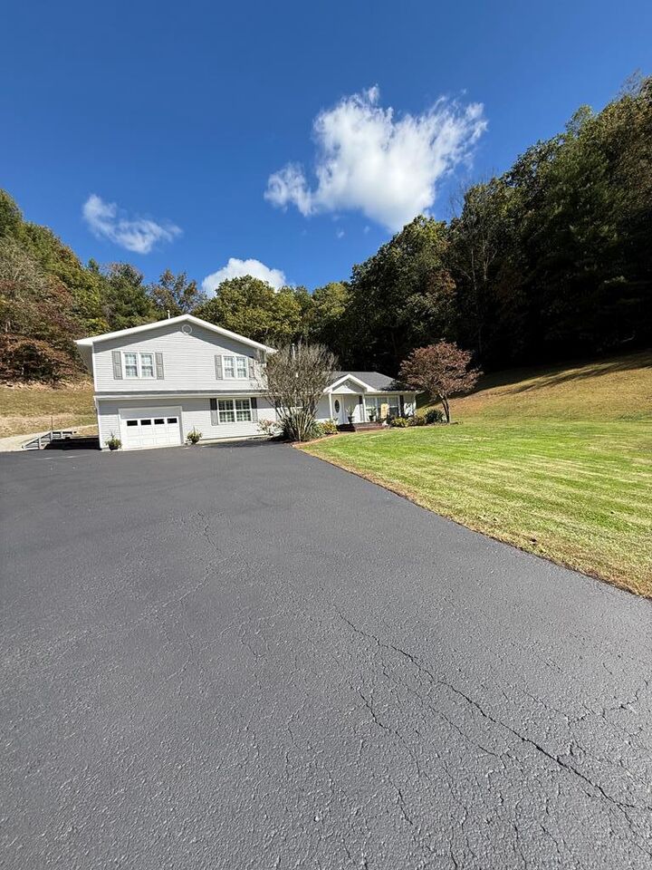 Property Photo:  366 Little Mudlick  KY 41256 