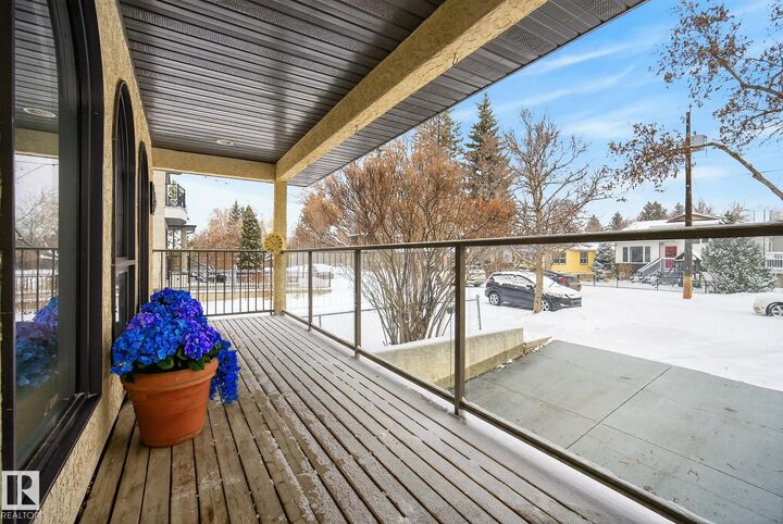 Property Photo:  9115 77 Avenue NW  AB T6C 0M1 