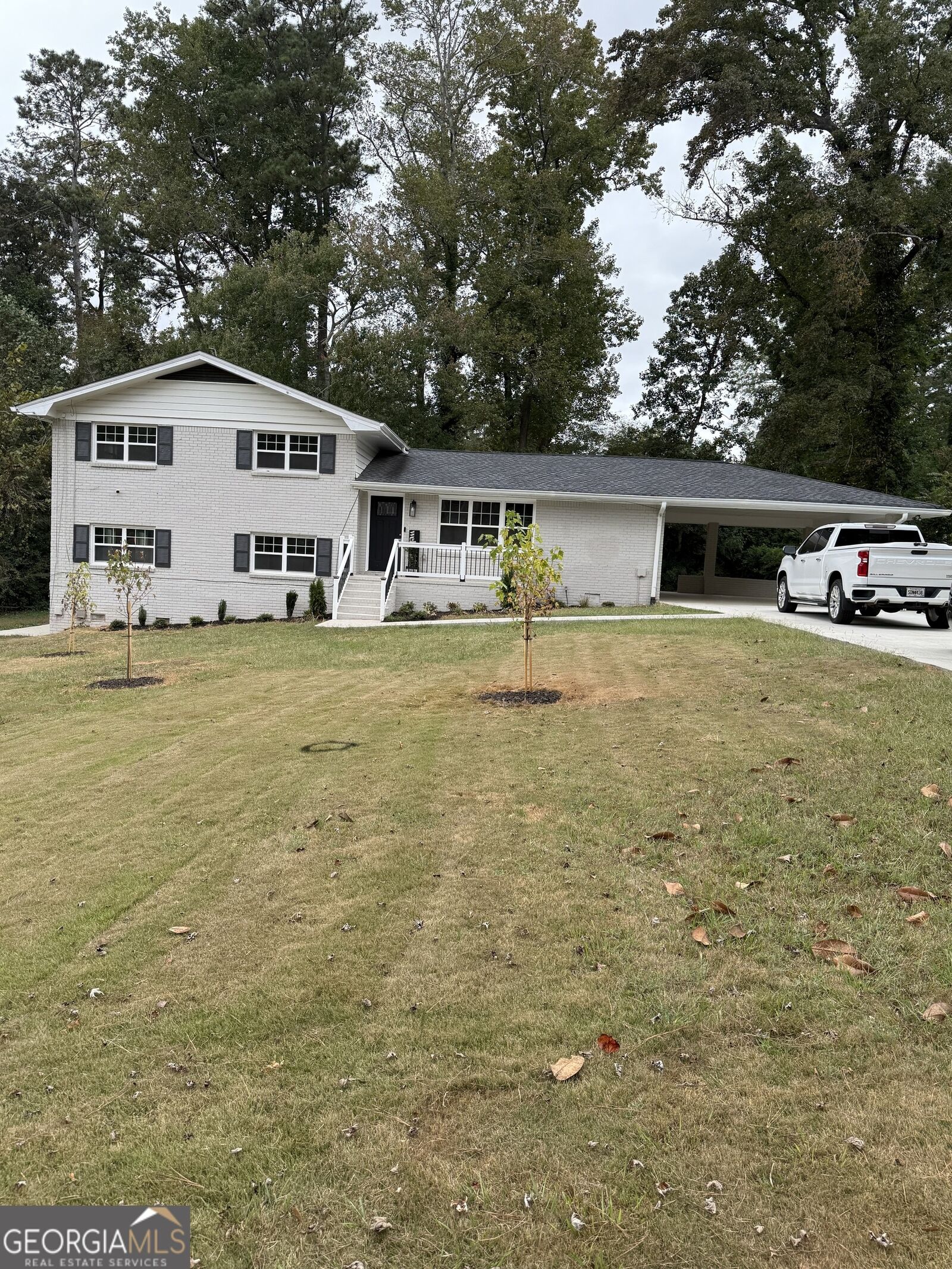 Property Photo:  755 Valley Creek Drive  GA 30083 