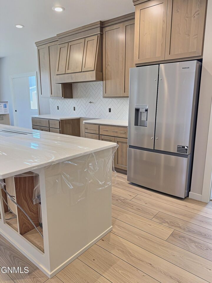Property Photo:  4420 Marsh Hawk Drive  ND 58503 