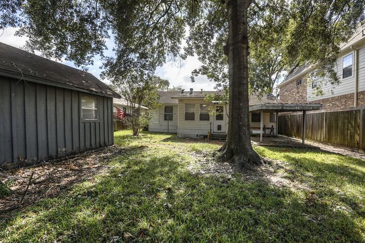 Property Photo: 1630 Du Barry Lane TX 77018