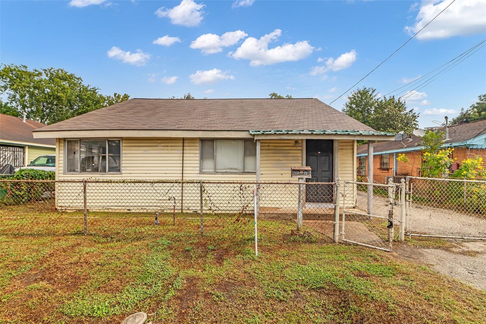 Property Photo: 4015 Lila TX 77026