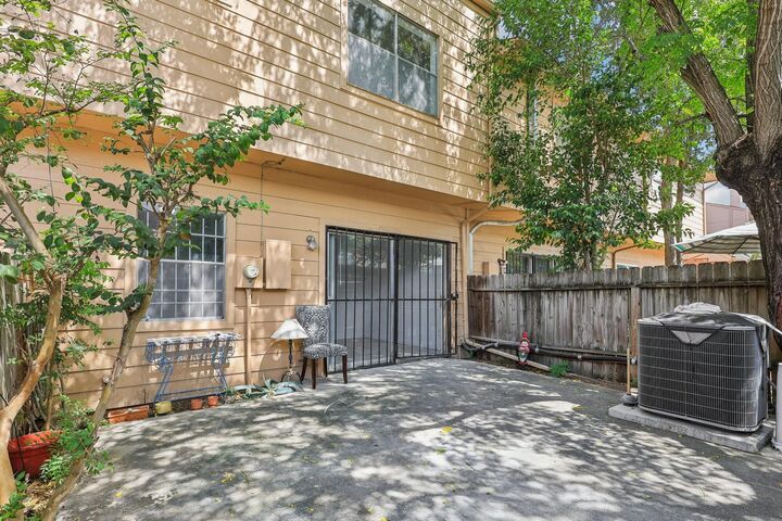 Property Photo:  7700 Creekbend Drive 70  TX 77071 