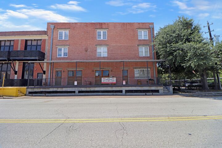 Property Photo:  1011 Wood Street 201  TX 77002 