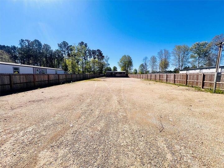 Property Photo:  960 County Road 5021  TX 77327 