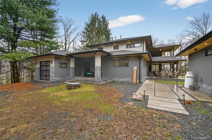 Property Photo:  41 Sand Hill Lane  NY 10921 
