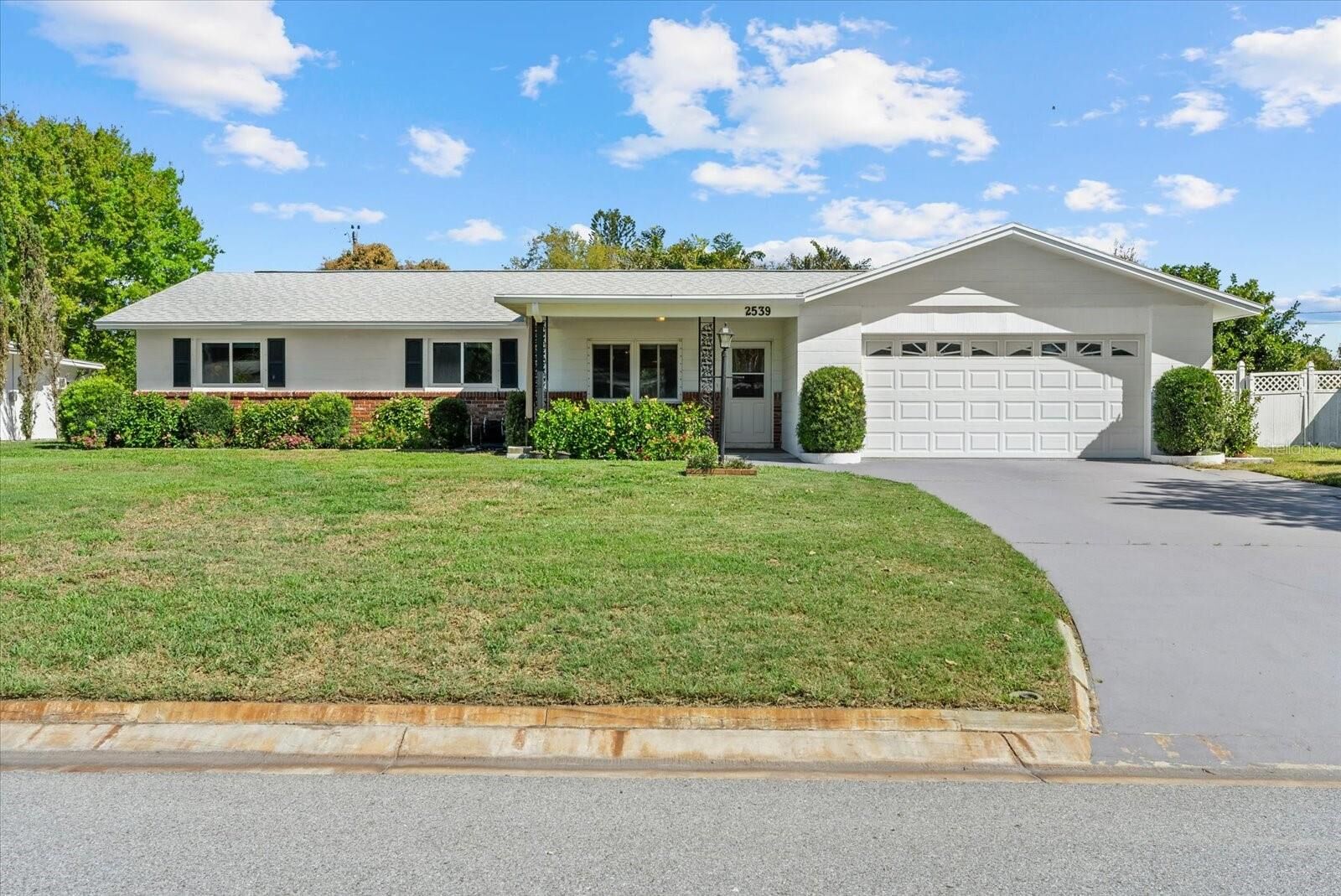 Property Photo: 2539 Orsova Way FL 34231