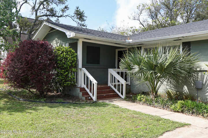 Property Photo:  903 Williams Street  MS 39567 