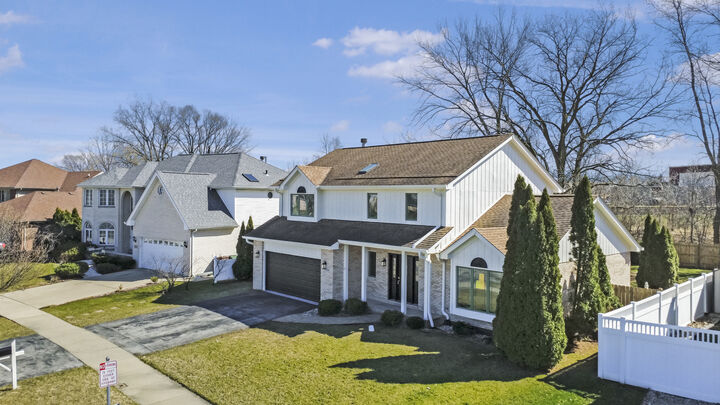 Property Photo: 4933 Meadow Lake Drive IL 60471