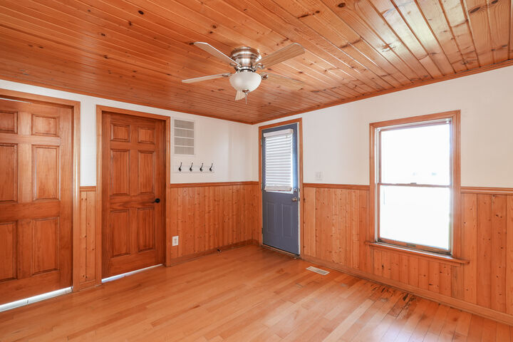 Property Photo:  464 N Maple Street  IL 60950 