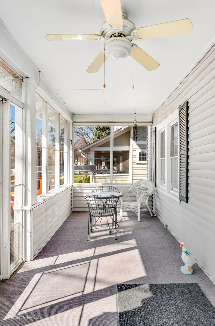 Property Photo:  130 Belle Plaine Avenue  IL 60068 