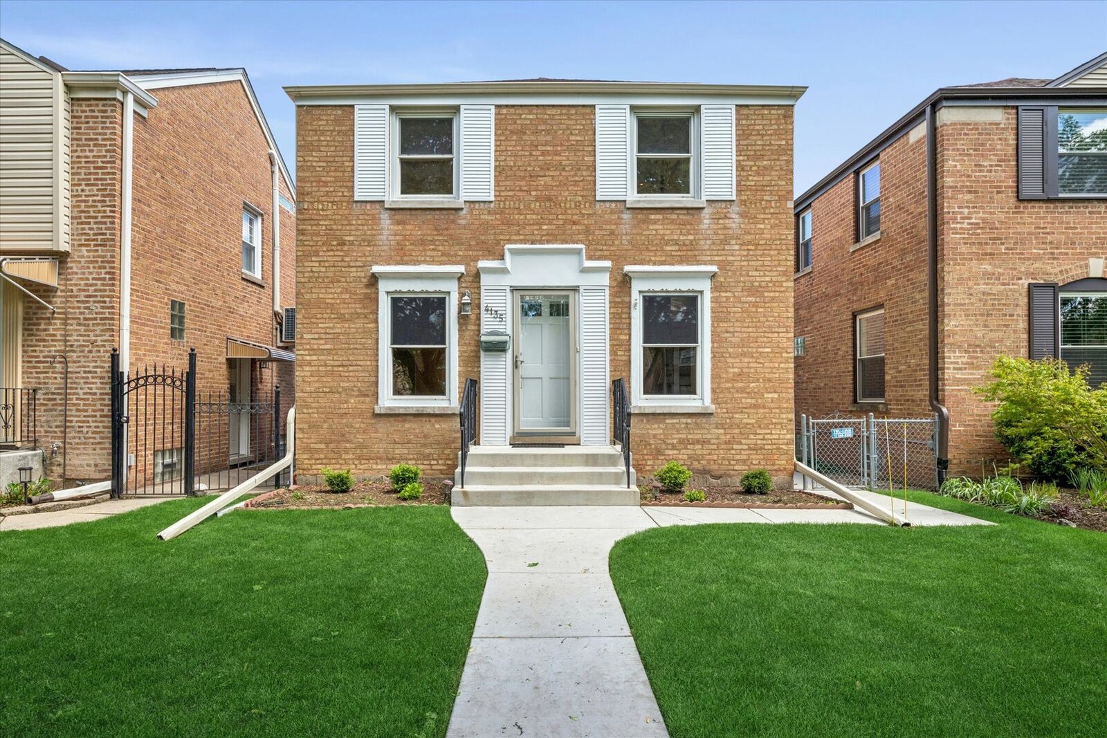 Property Photo: 4135 N Pontiac Avenue IL 60634