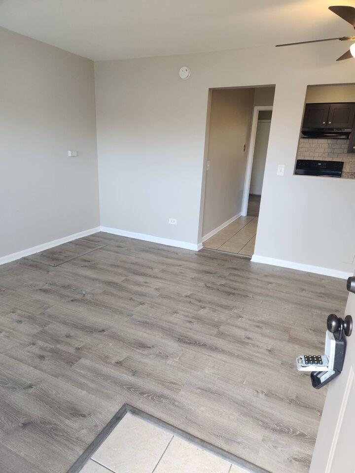 Property Photo:  1340 N Main Street A8  IL 60187 