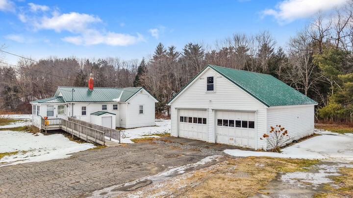Property Photo:  905 Wiscasset Road  ME 04345 