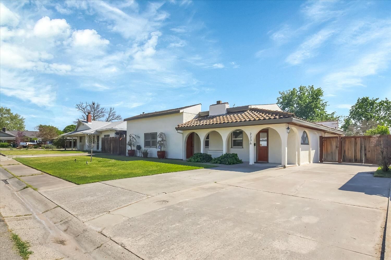Property Photo:  2236 Shaw Street  CA 95821 