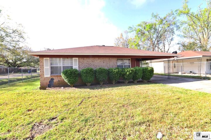 Property Photo:  209 Harding Drive  LA 71203 
