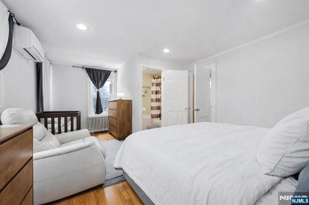 Property Photo:  6 Franklin Avenue  NJ 07042 