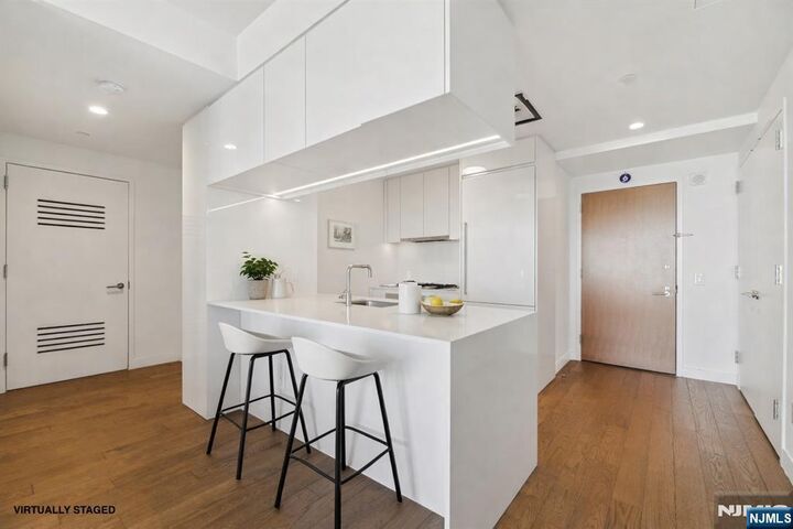 Property Photo: 99 Hudson Street 2607 NJ 07302