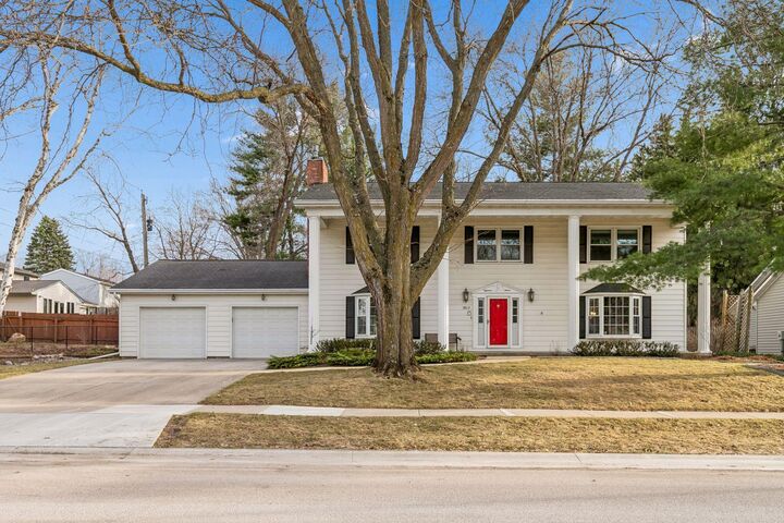 Property Photo:  1812 7th Street SW  MN 55902 