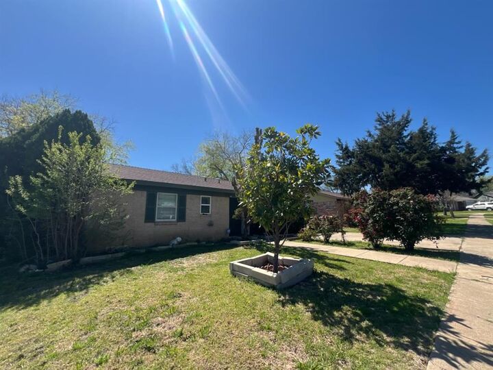 Property Photo:  1126 Hickory Trail  TX 75040 