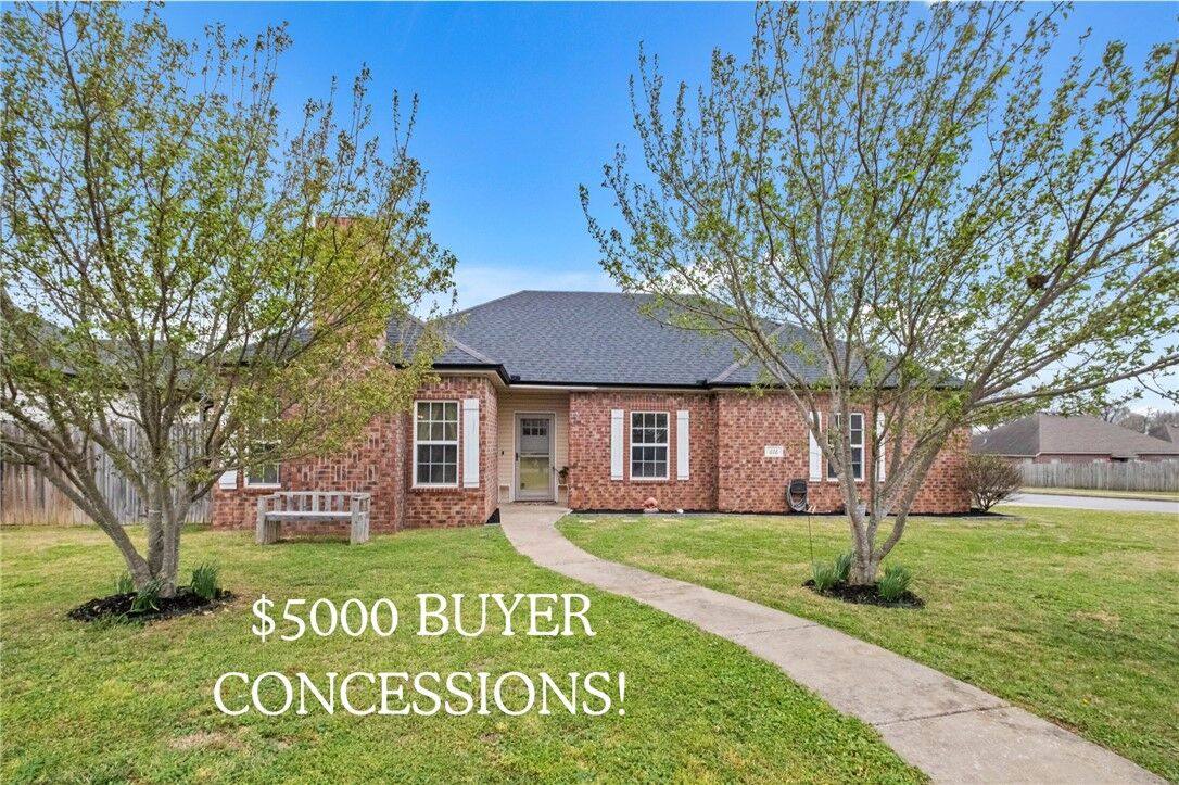 Property Photo:  676 Brimwood Street  AR 72719 