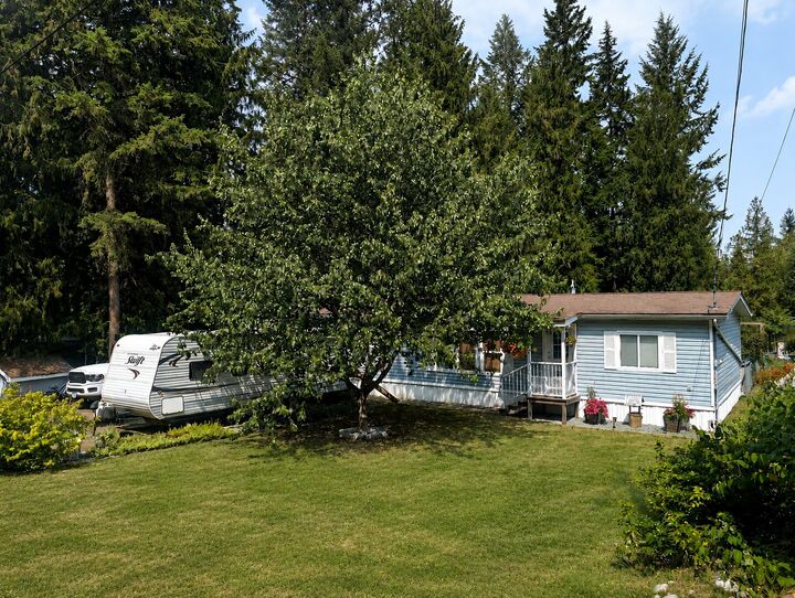19 West Poirier Road — photo 1