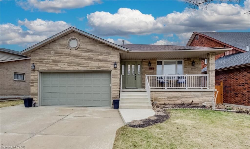 Photo de la propriété:  483 Dicenzo Drive  ON L9B 2C4 