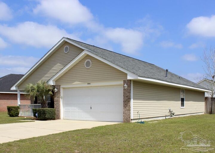 Property Photo:  7951 Cayenne Way  FL 32526 