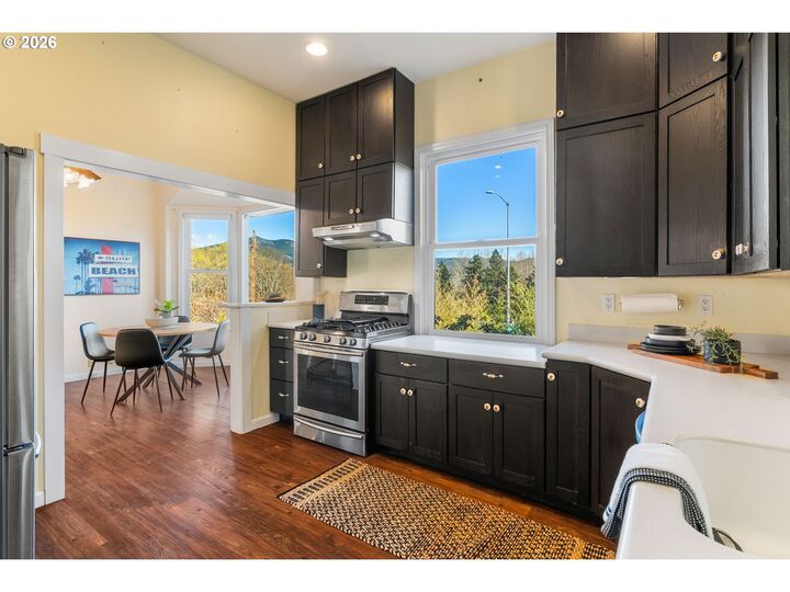 Property Photo:  210 E Sherman Ave  OR 97031 