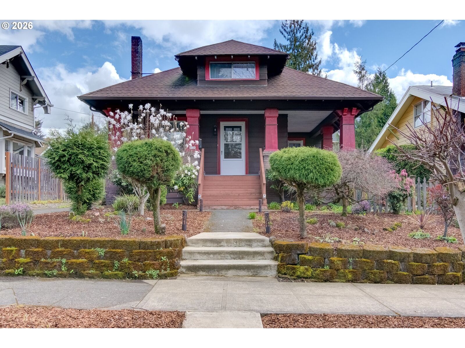 Property Photo:  2534 NE 44th Ave  OR 97213 