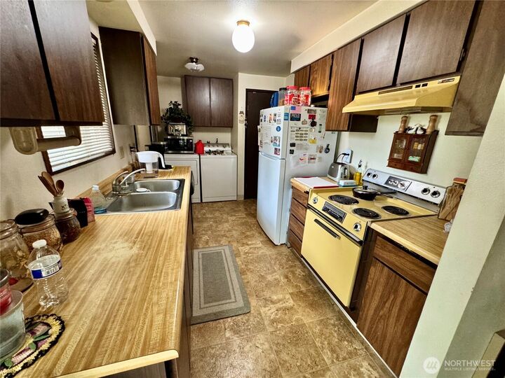 Property Photo:  14108 NE 13th Street  WA 98684 