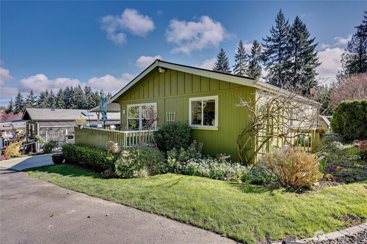 Property Photo:  600 NE  Lincoln Rd 35  WA 98370 