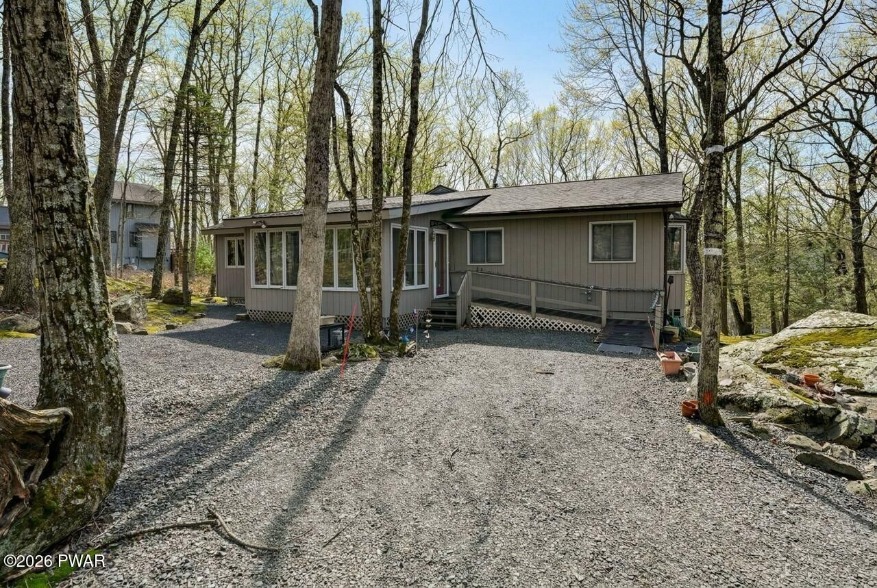 Property Photo:  802 Sunrise Court  PA 18428 