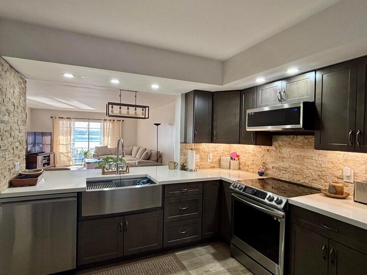 Property Photo:  1501 SW 134th Way Unit 304  FL 33027 