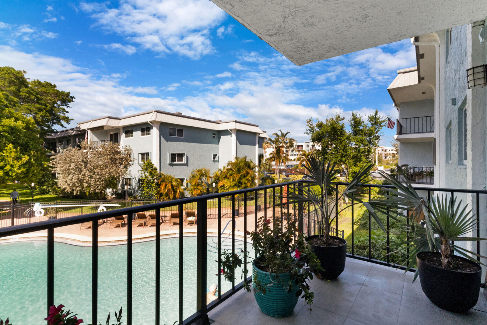 Property Photo: 3004 NE 5th Terrace NE Apt 210C FL 33334