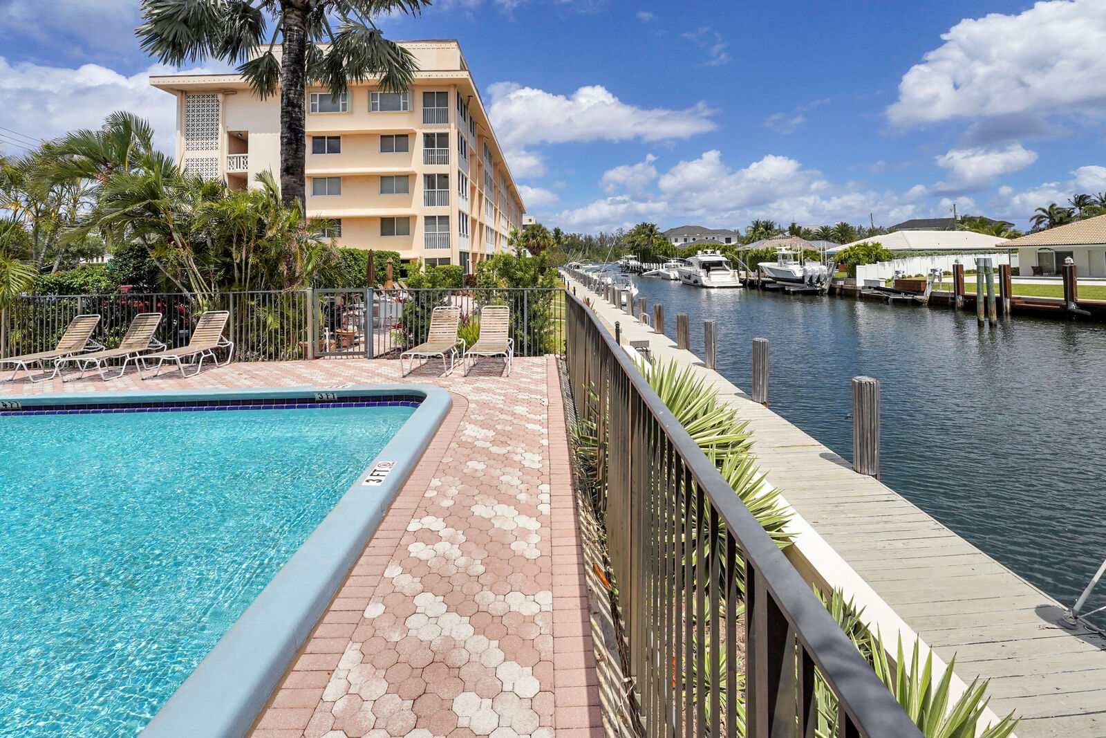 Property Photo:  750 NE Spanish River Boulevard 102  FL 33431 
