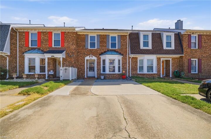 Property Photo:  805 Sommerville Cres  VA 23320 