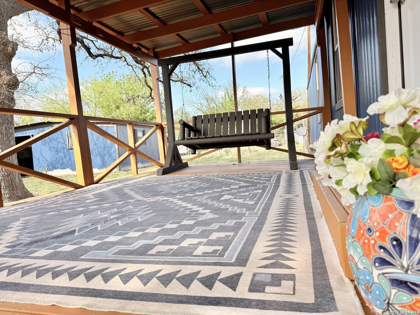 Property Photo: 721 Oak Dr TX 78003