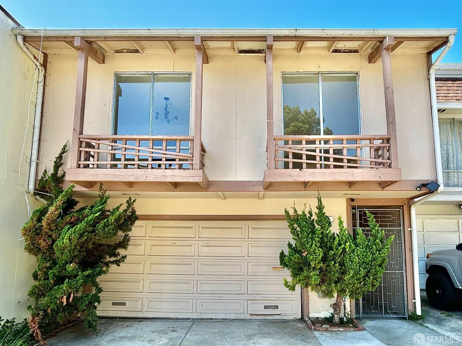 Property Photo: 19 Blossom Court CA 94014