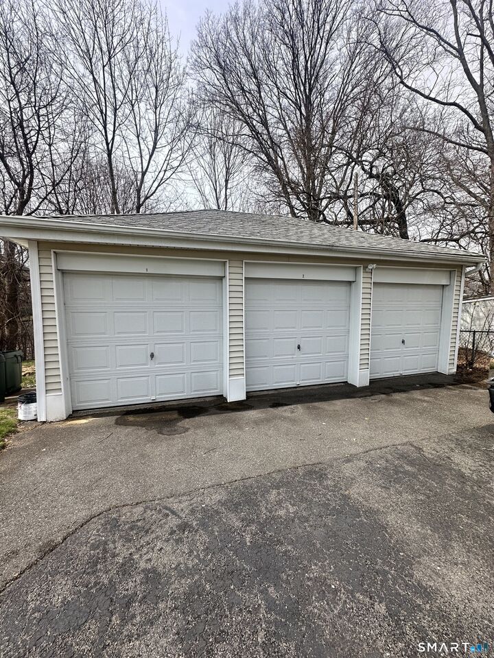 Property Photo:  73 Brooklawn Street 2  CT 06052 