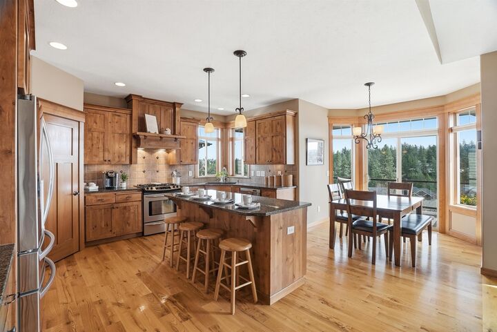 Property Photo: 1608 N Rim View St WA 99224