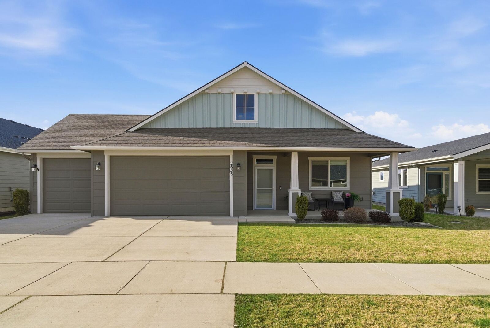 Property Photo:  2655 N Rydal Ln  WA 99019 