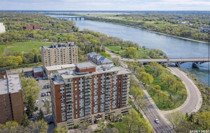 Photo de la propriété:  902 Spadina Crescent E 702  SK S7K 0G8 