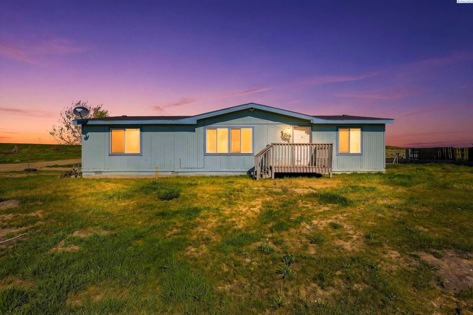 Property Photo:  313 Green  WA 99301 