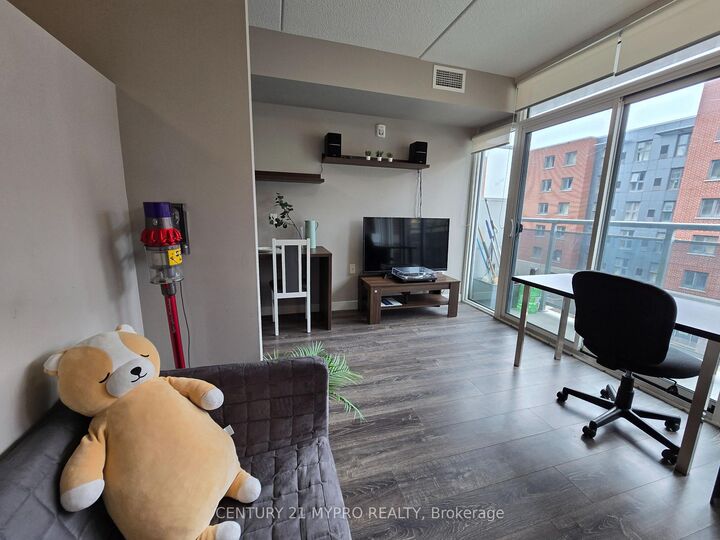 Property Photo:  