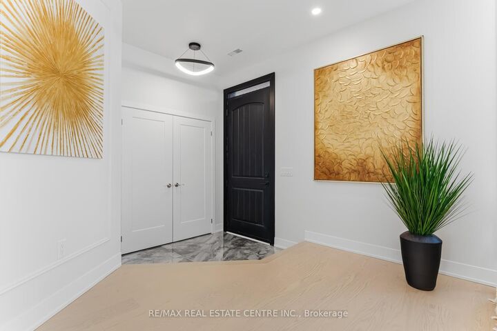 Property Photo:  11 Bentley Drive  ON M8Z 3L9 