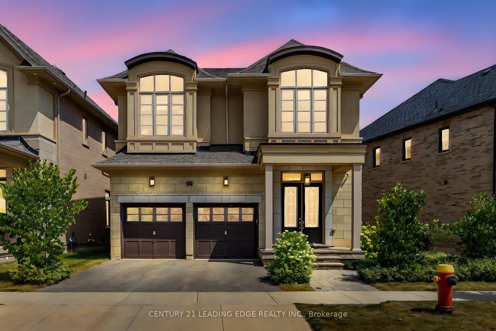 Property Photo: 3239 Millicent Avenue ON L6H 0V8