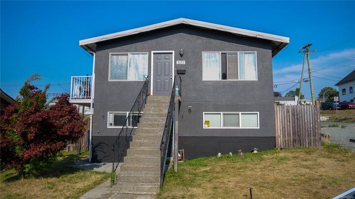 Property Photo: 3151 4th Ave BC V9Y 4G4